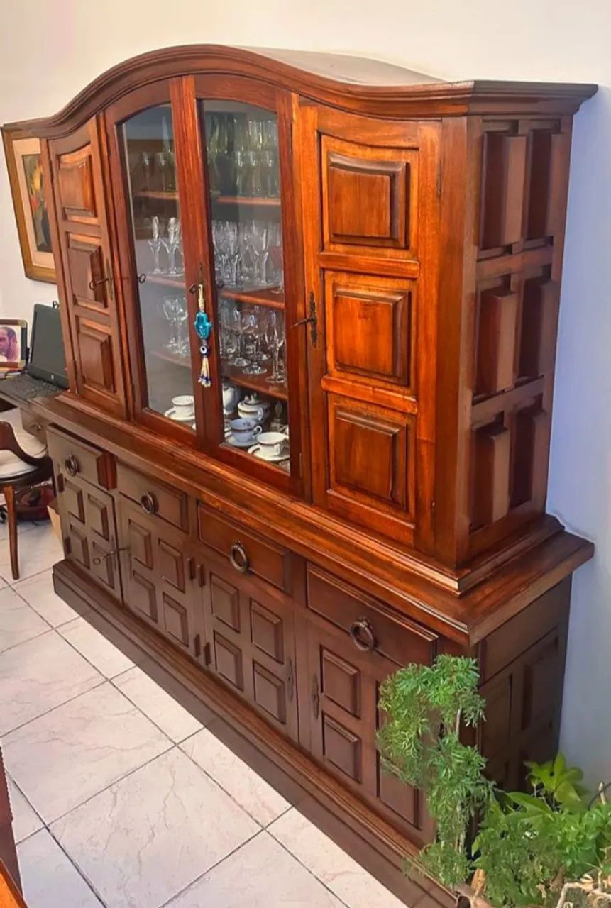 Cristaleira com buffet clássica de madeira macicça - Foto 3