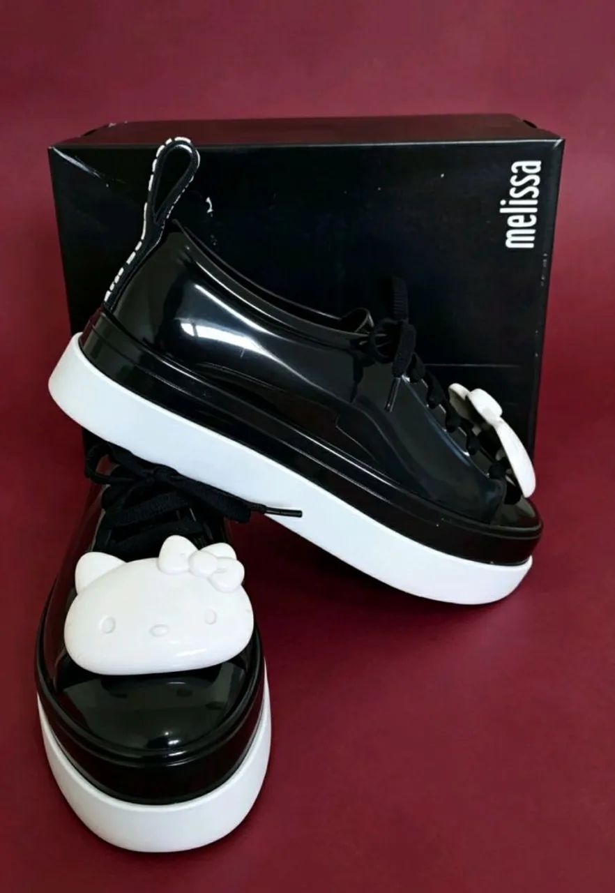 Tênis Melissa hello Kitty preto 36 (novo) - Foto 5