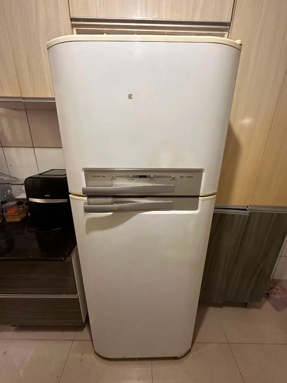 Vendo Geladeira Eletrolux Frost Free  - Foto 2