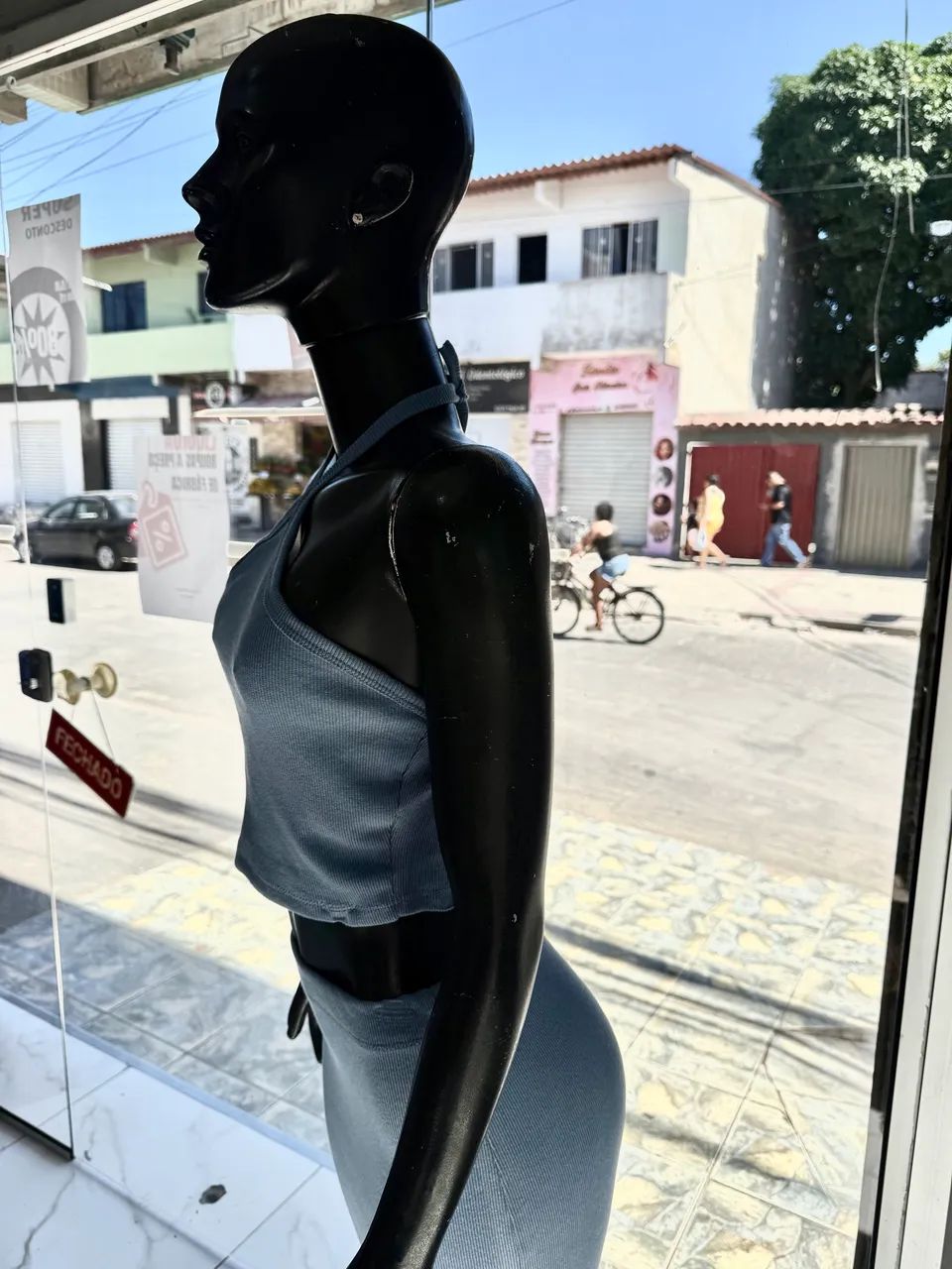 Manequim (preto pintado) - Foto 2