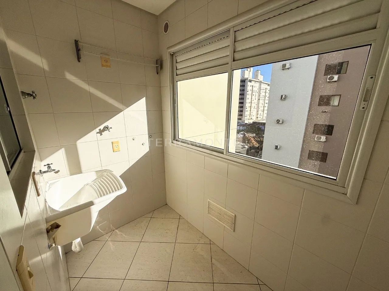 Apartamento 101m² no Centro de Tubarão, 3 quartos e suíte - Foto 4