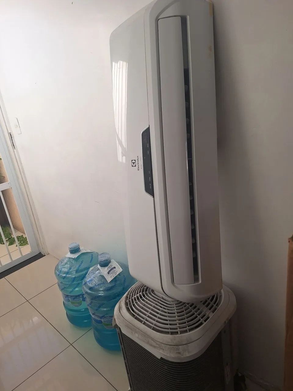 Vendo ar-condicionado  com defeito - Foto 3