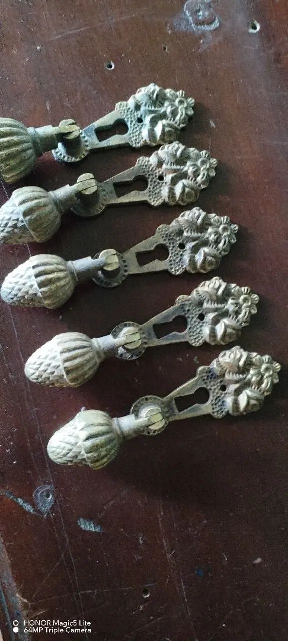 Antigos puxadores de gaveta e porta