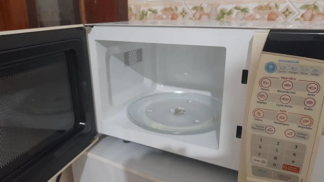 Forno micro-ondas Electrolux perfeito funcionando - Foto 2