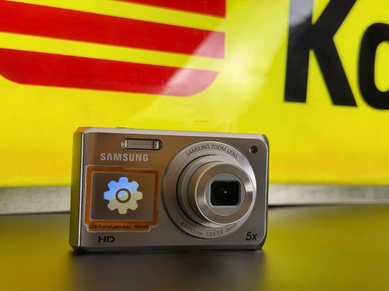 Câmera Digital Samsung DV101 - 16.1MP, 5x de zoom e tela frontal (câmera estilo cybershot)