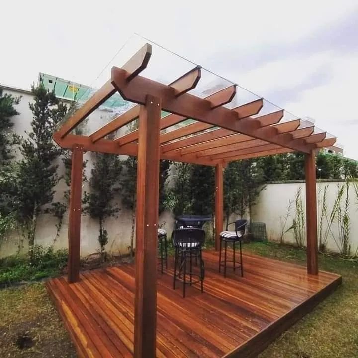 Cobertura de madeira e deck sob medida 