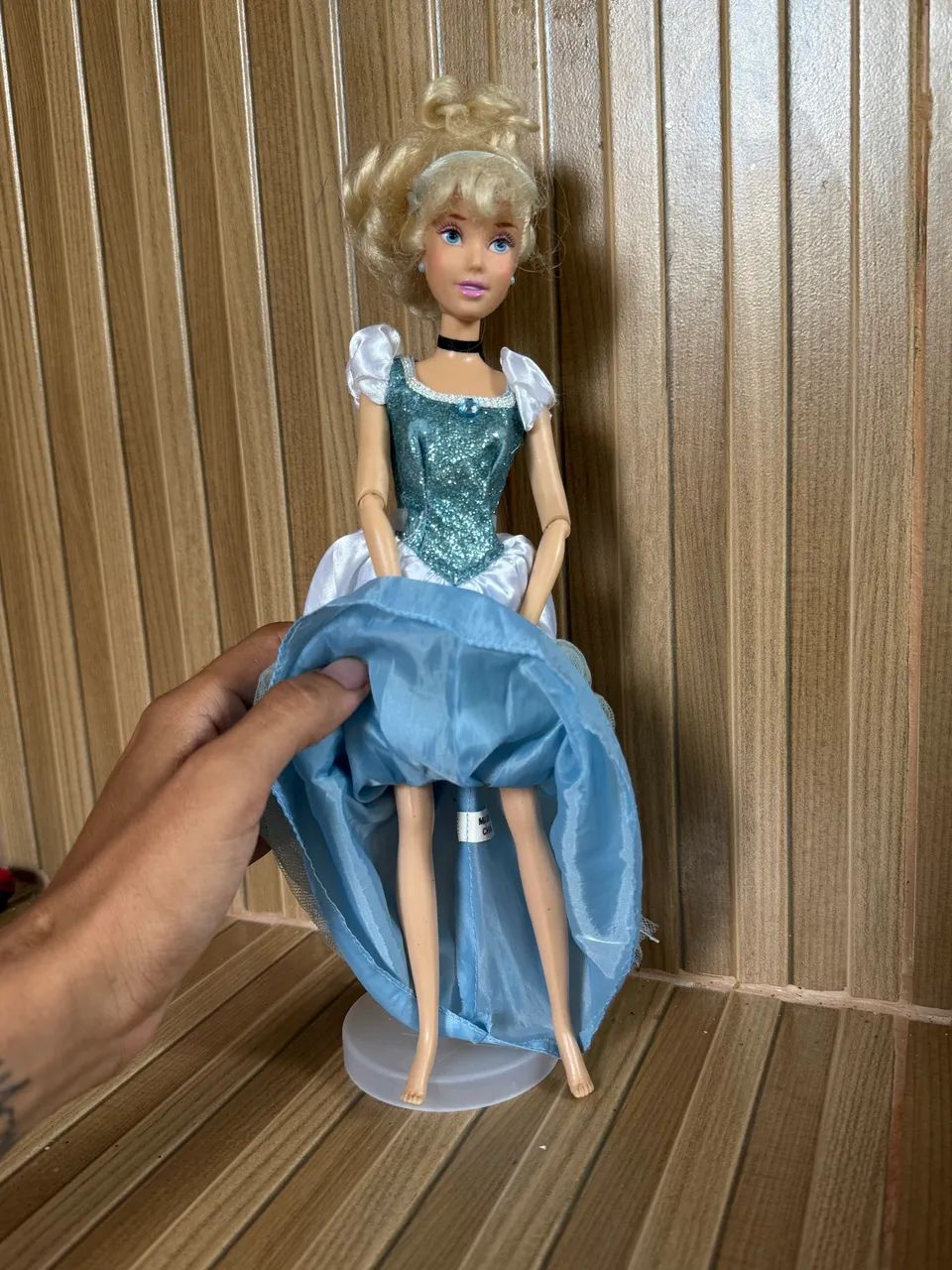 boneca cinderela disney articulada - Foto 3