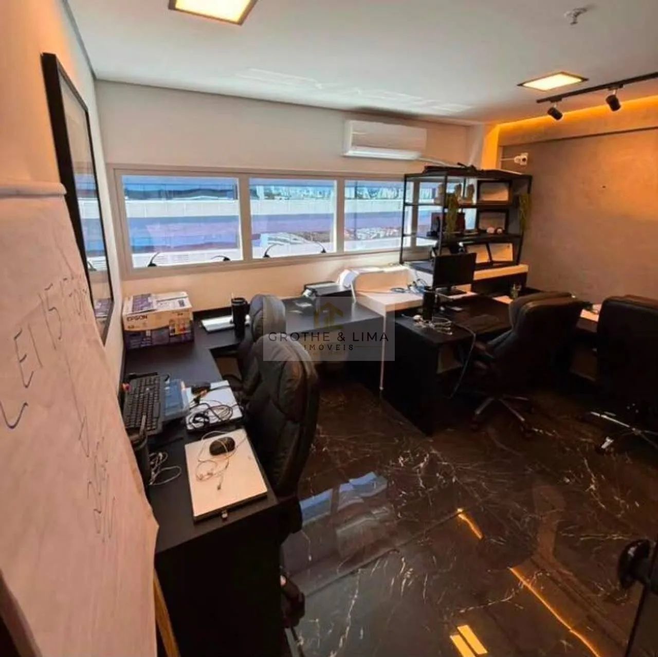 Sala comercial no CEA