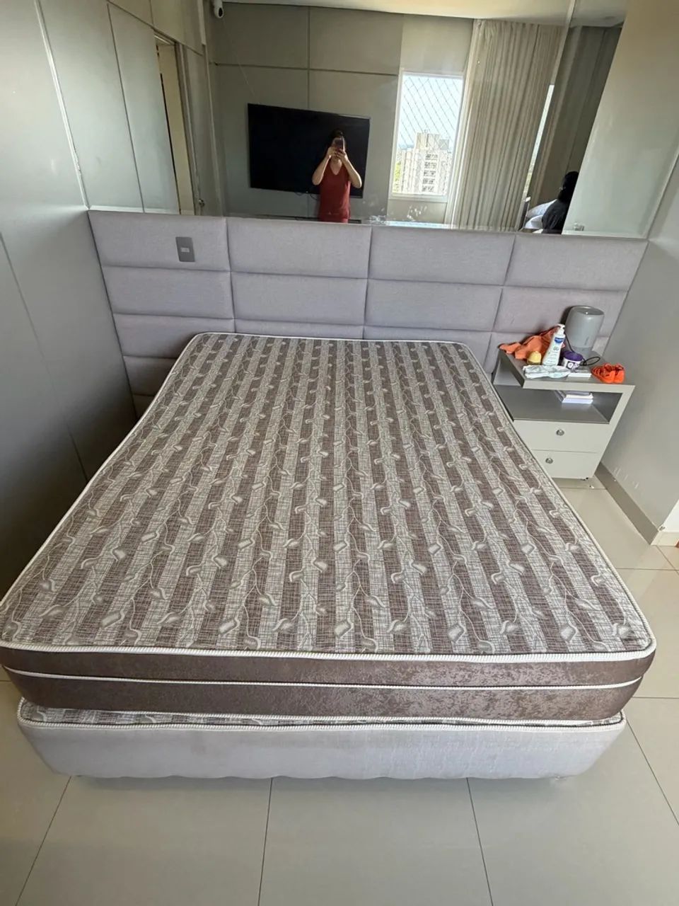 Vendo cama box e colchão