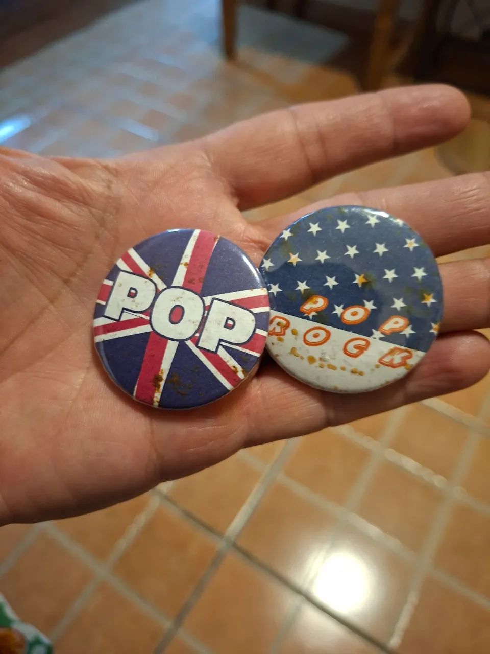 Boston, broche pop rock antigo 