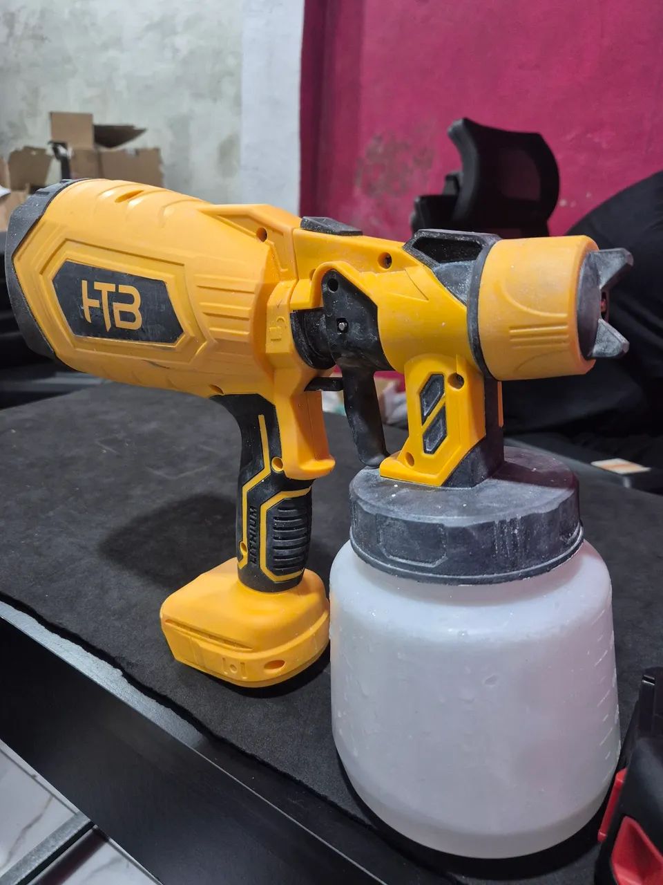 Pistola de Pintura Pulverizador a bateria. "Usada".