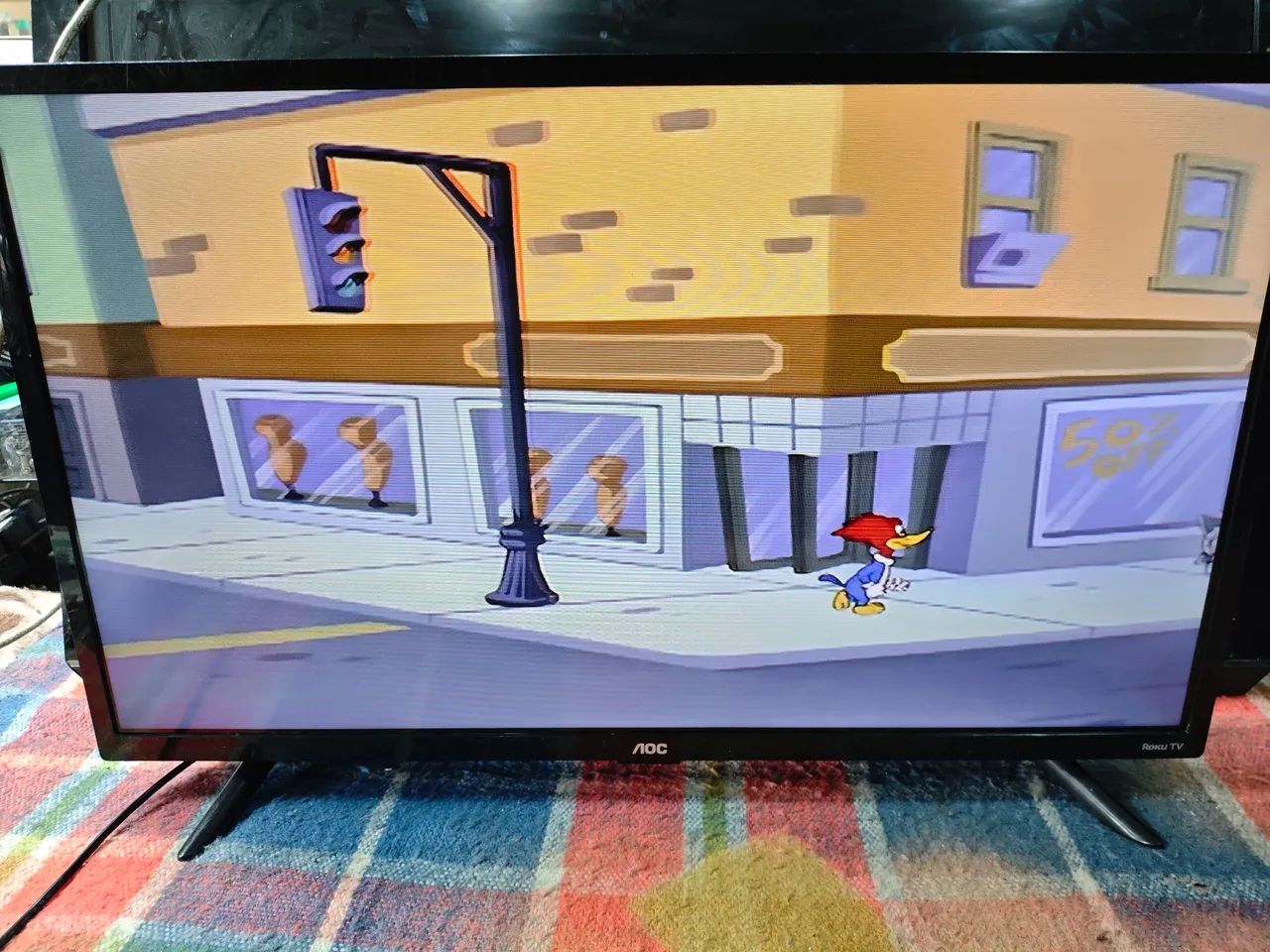 SMART TV 32 AOC Roku Polegadas com cabo e controle e pés funcionando perfeitamente  - Foto 2