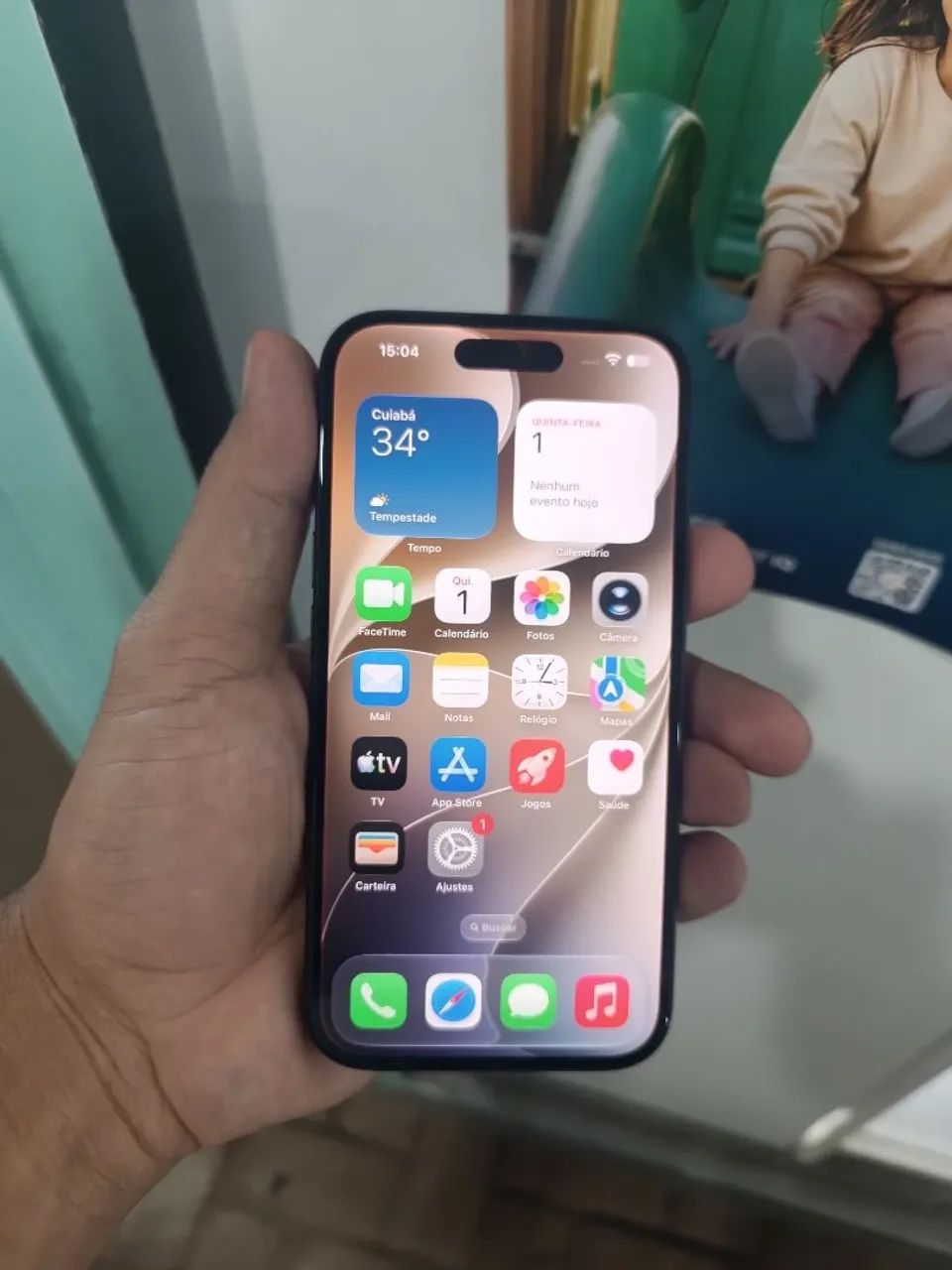 iPhone 16 128 GB com mancha na tela pouca coisa  - Foto 2