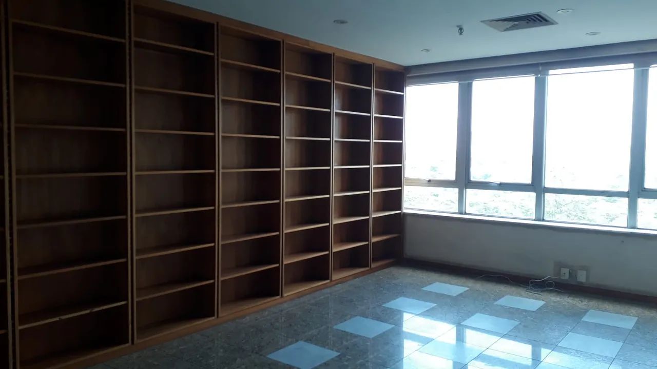 Andar Inteiro Comercial com 11 Salas e 6 Vagas na Glória - Foto 4