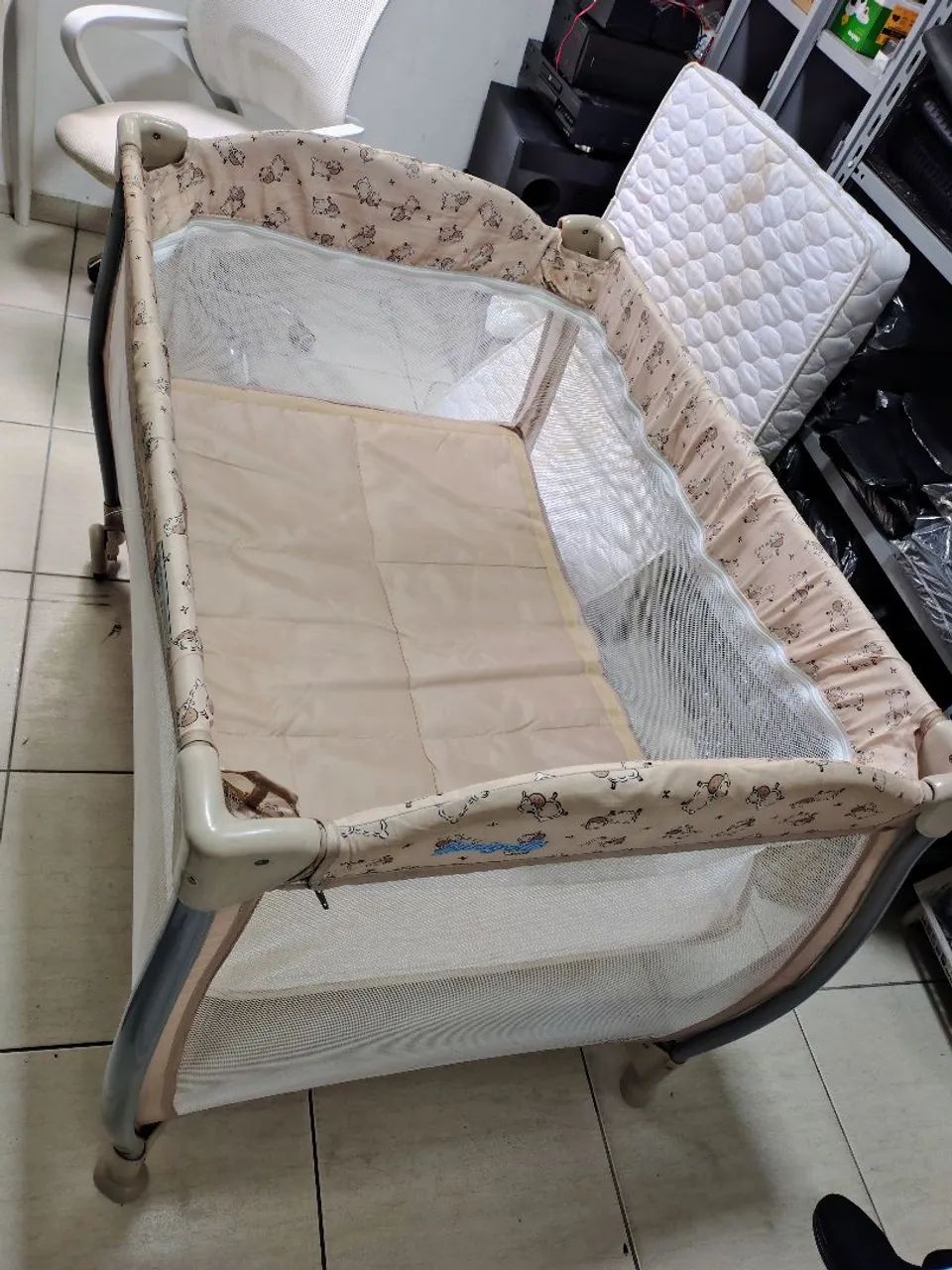 Vendo chiqueirinho Burigotto com colchão