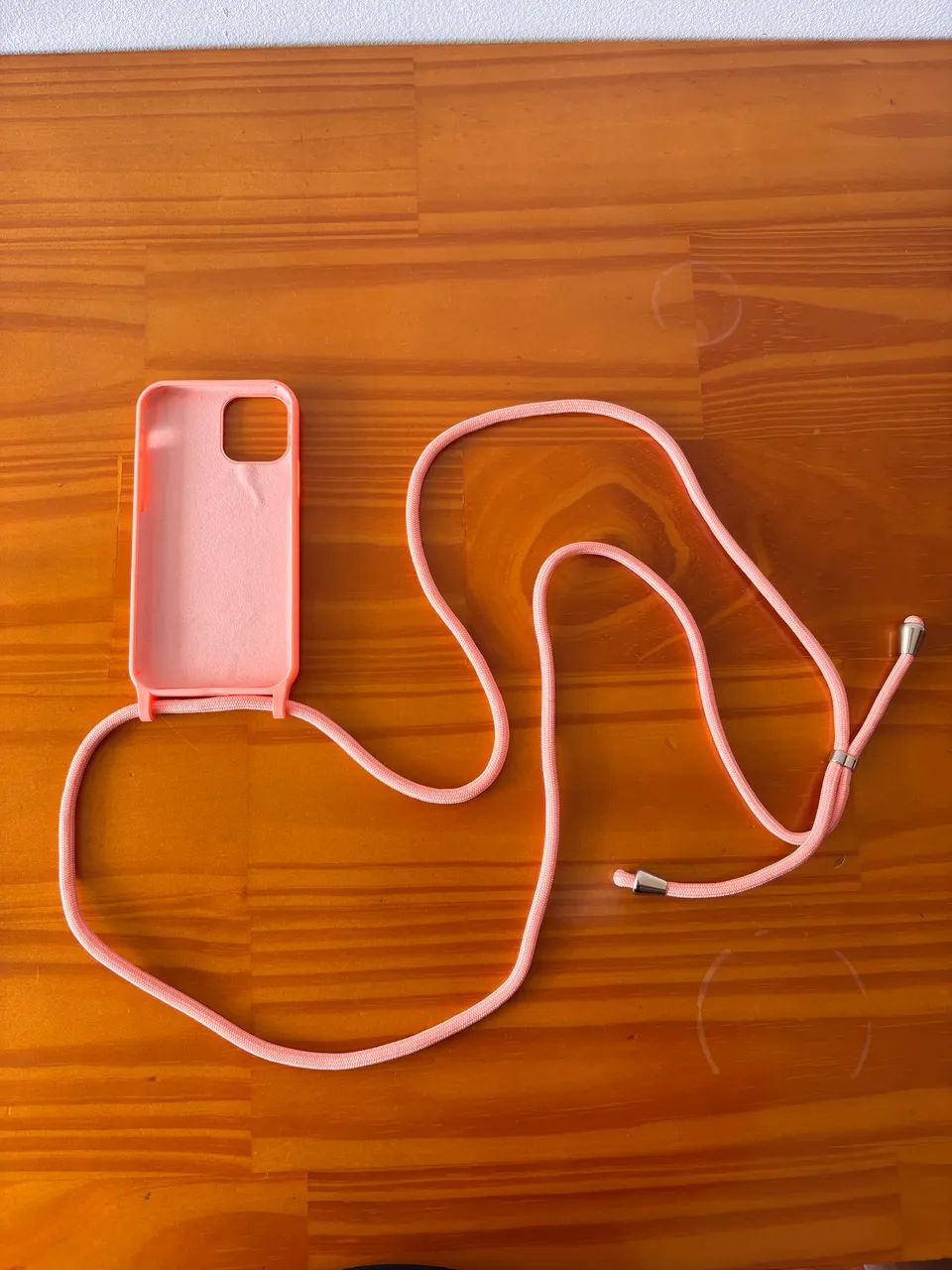 Capinha Rosa com Cordão para iPhone 12 / 12 Pro - Foto 2