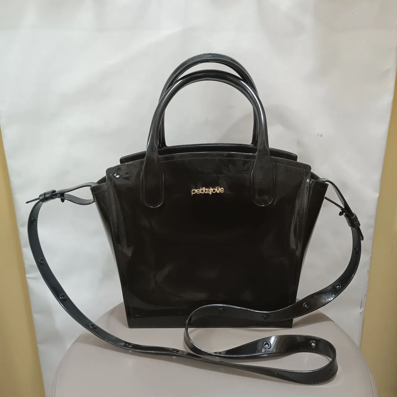 Bolsa petite Jolie shape ll preta - Bolsas, malas e mochilas