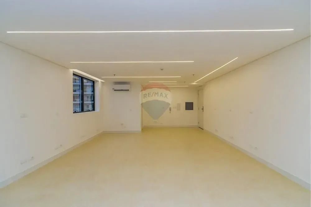 Sala Comercial para locação 53m²- Água Verde - Foto 4