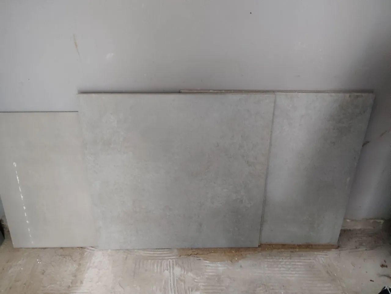 Rectified Porcelain Tile 84x84 cm, 5 Pieces