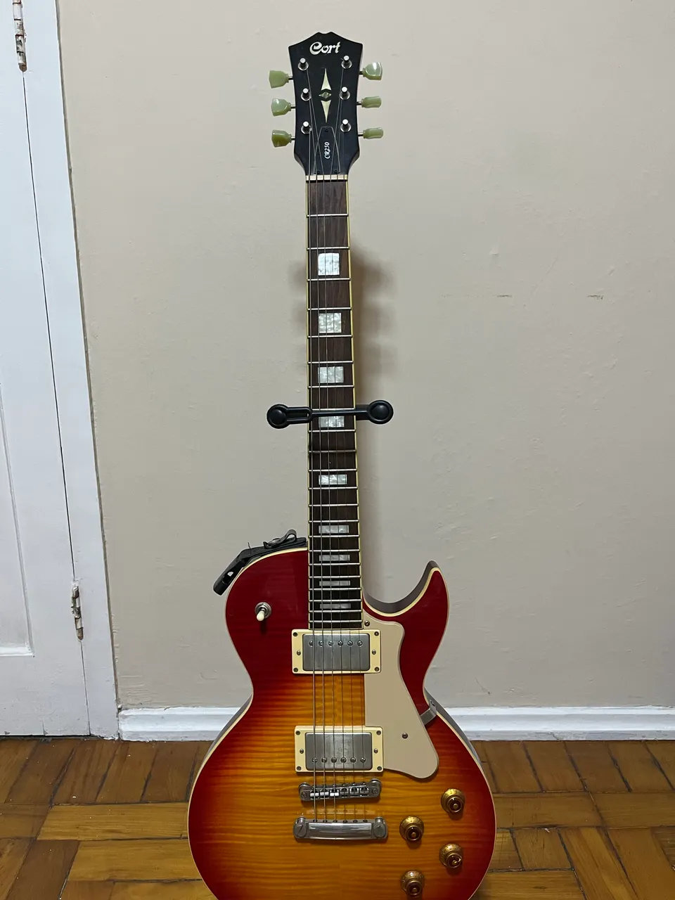 Guitarra Yamaha RGX-421D - Instrumentos musicais - Parquelândia