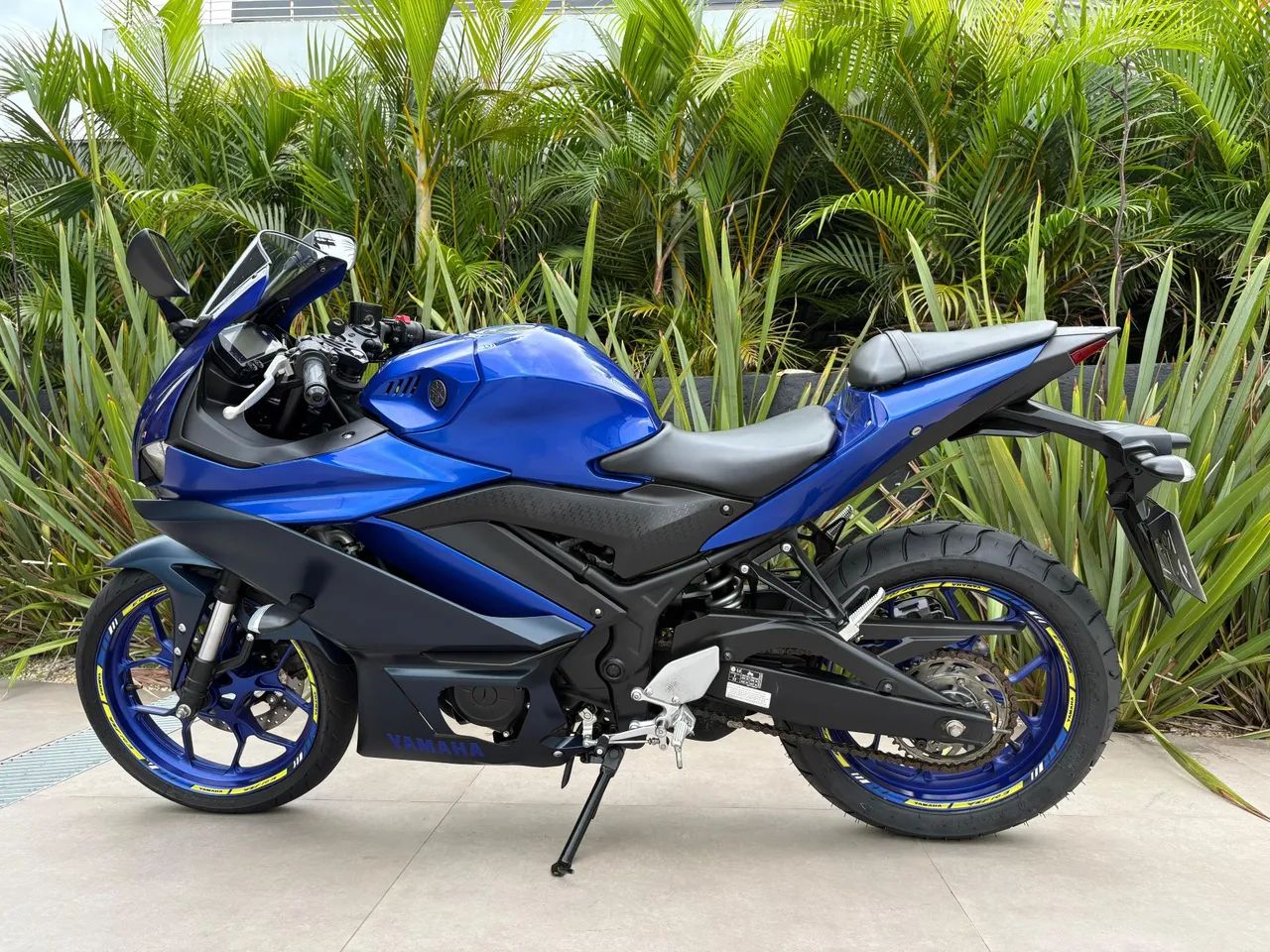 YAMAHA R3 2023 - Foto 3