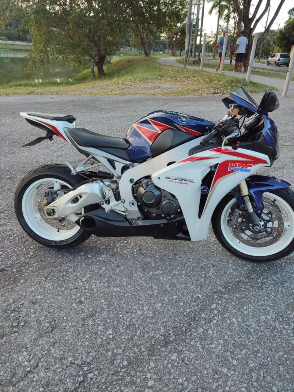 CBR 1000 rr Fireblade 2011 - Foto 2