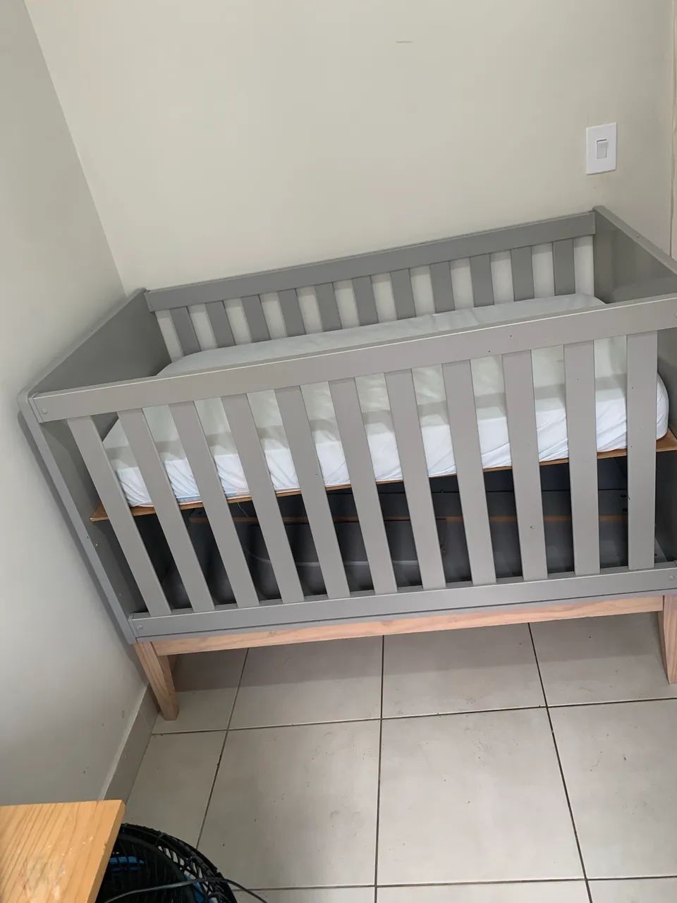 Vendo berço americano (que de transforma em cama) Matic - Foto 5