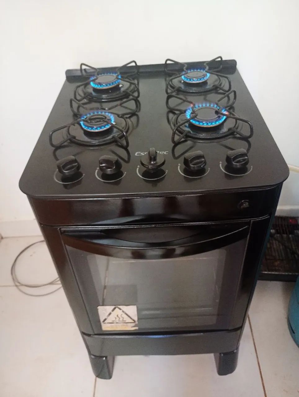 Fogão Esmaltec 4 bocas. Mesa de vidro, entrego 