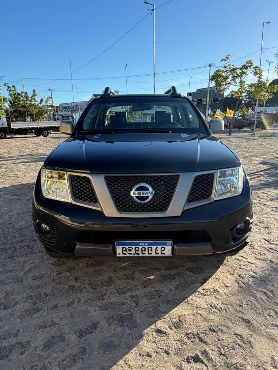 Nissan Frontier SV AT. CD 4X4 2.5 TB DIES. AUT. 2015