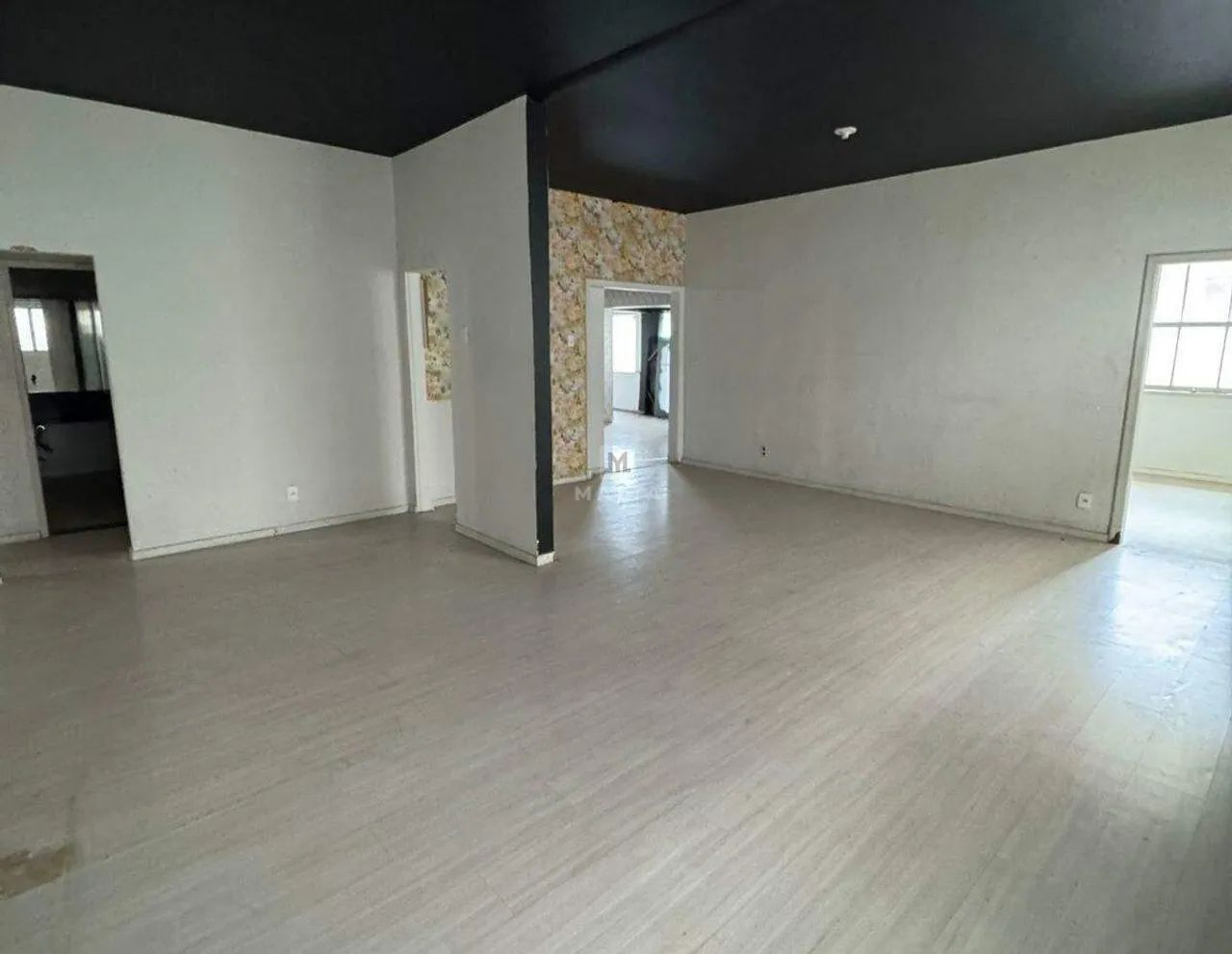 Casa Comercial 6 Salas para Aluguel Gutierrez