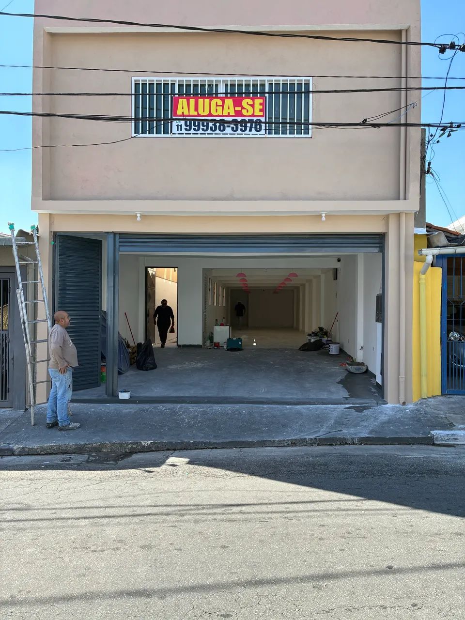 Salão comercial com 135 m e sala comercial com 135, a 30 metros da Estrada de Campo Limpo