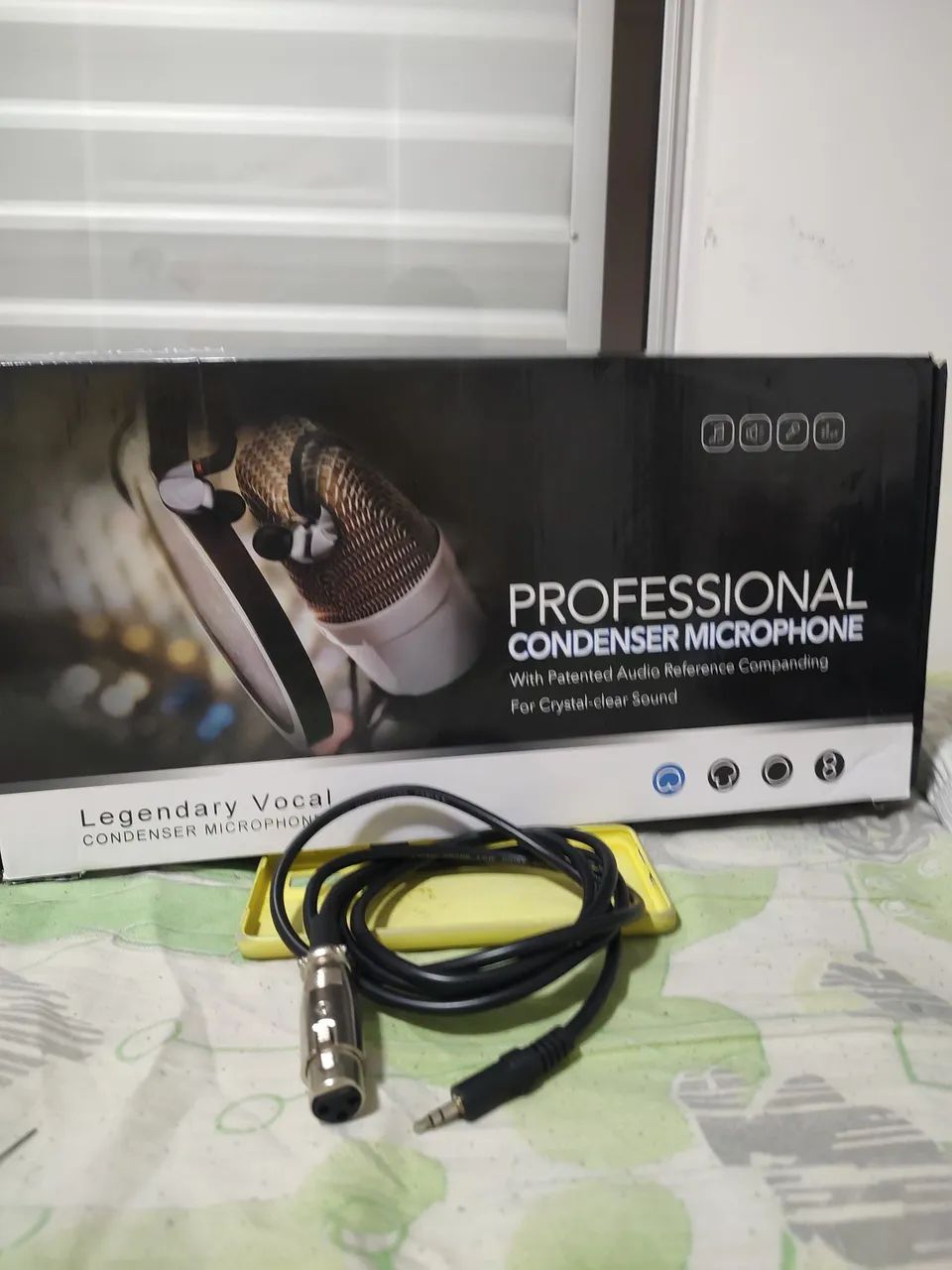 Microfone com braço articulado, em ótimo estado  - Foto 2
