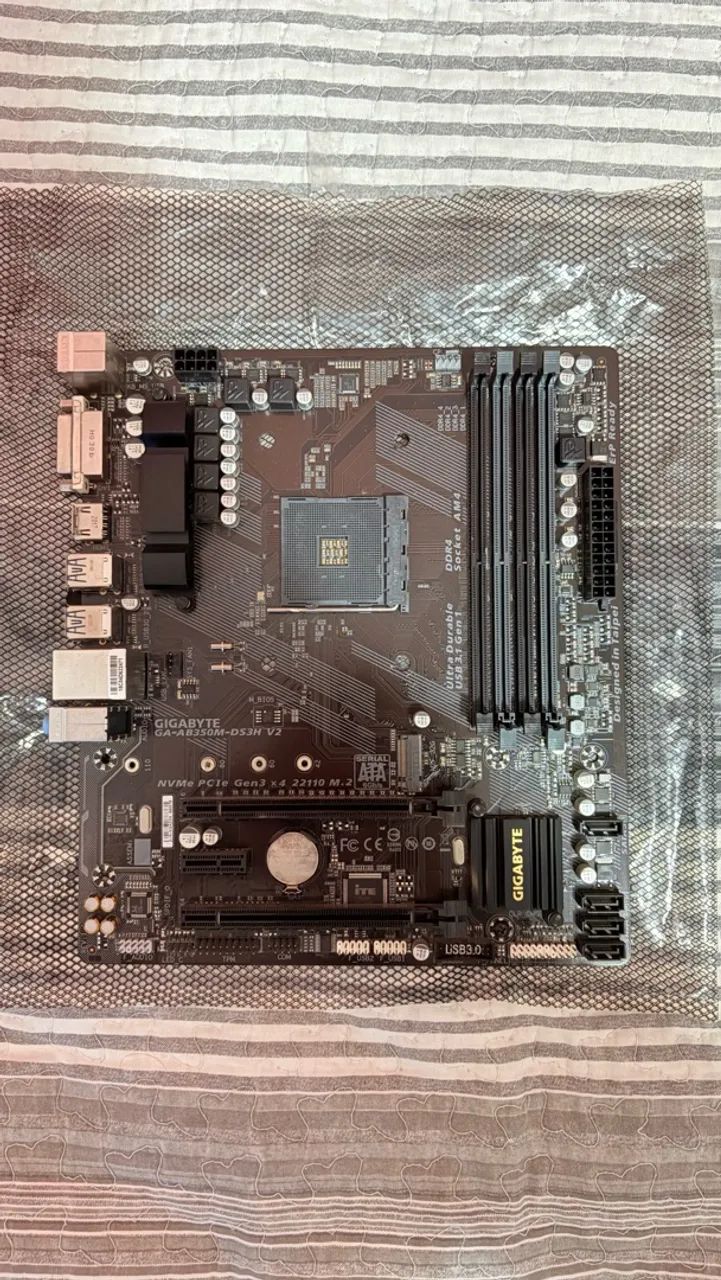 Placa Mãe GIGABYTE GA-AB350M-DS3H V2 - Foto 3