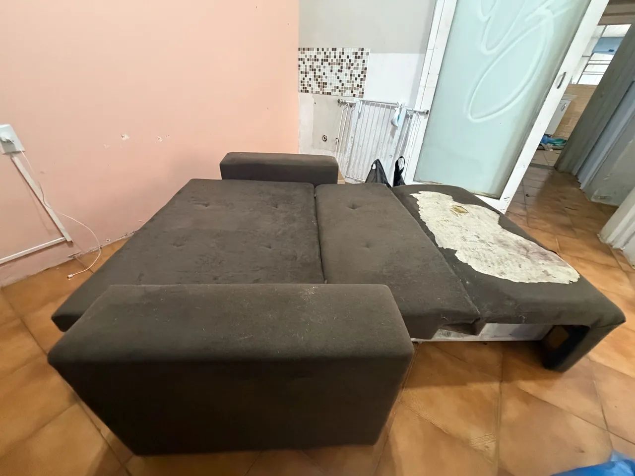 Sofá cama 2 lugares Suede marrom  - Foto 3