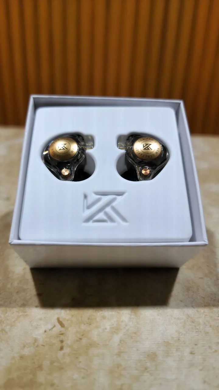Fone KZ EDX Pro 2 USB-C com Microfone - Preto e Dourado