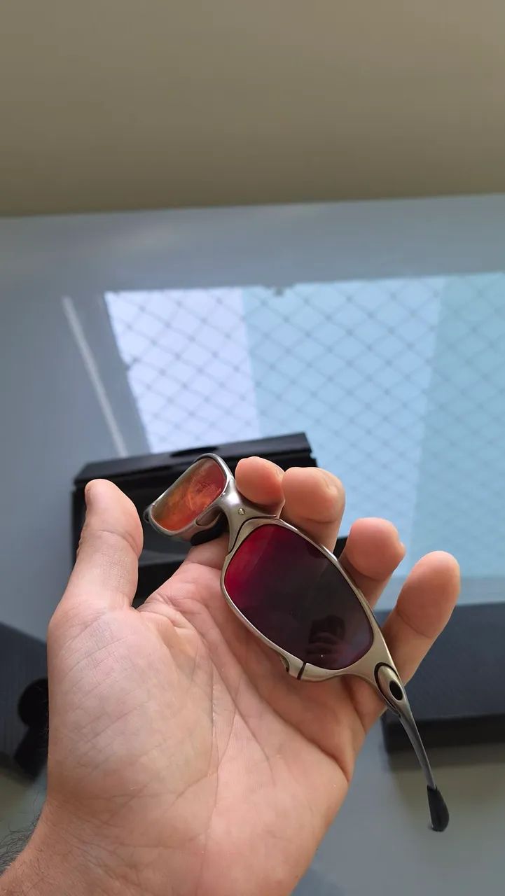 Juliet 5G plasma na dark ruby