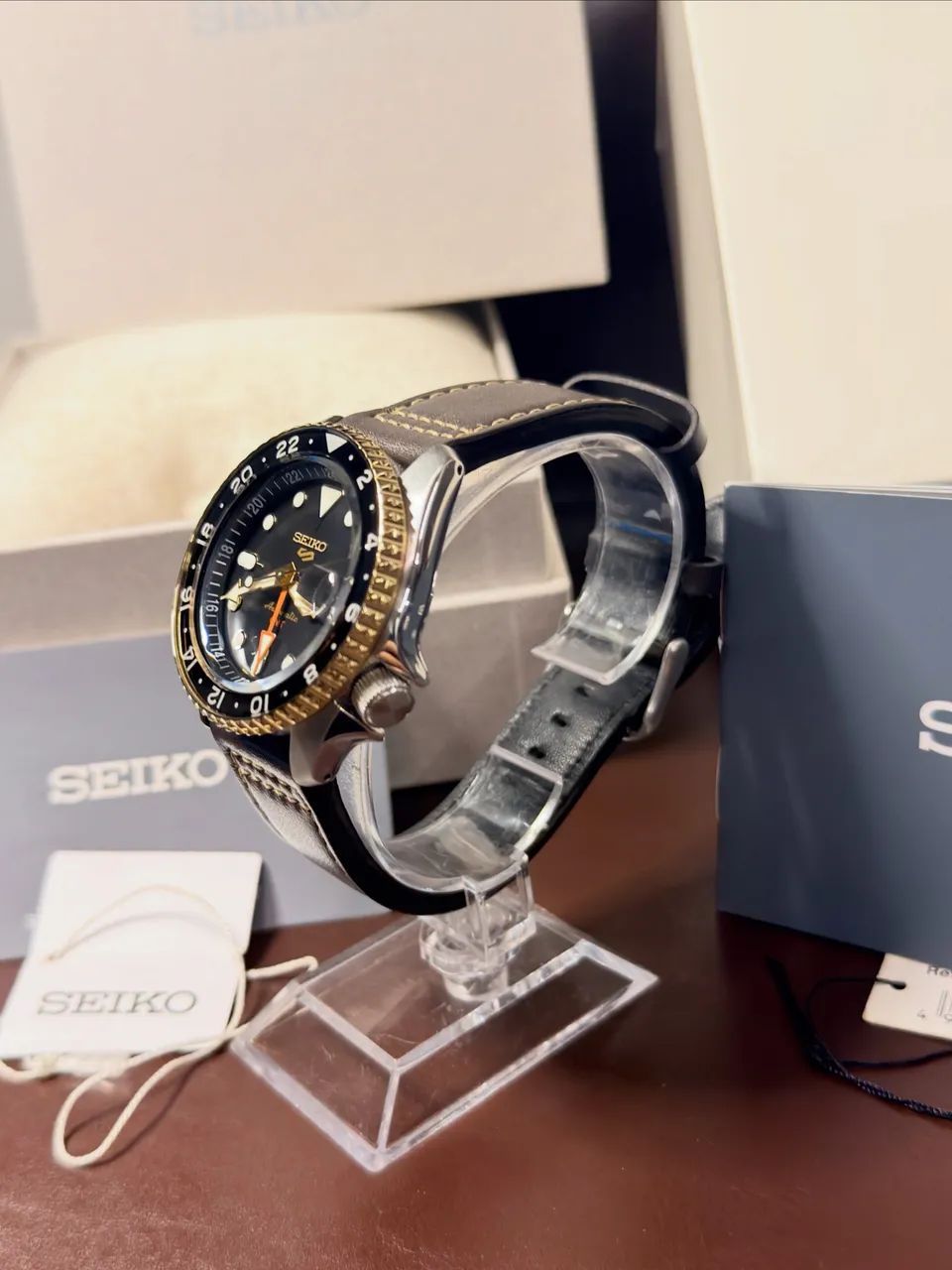 Seiko 5 gmt pulseira de couro  - Foto 2