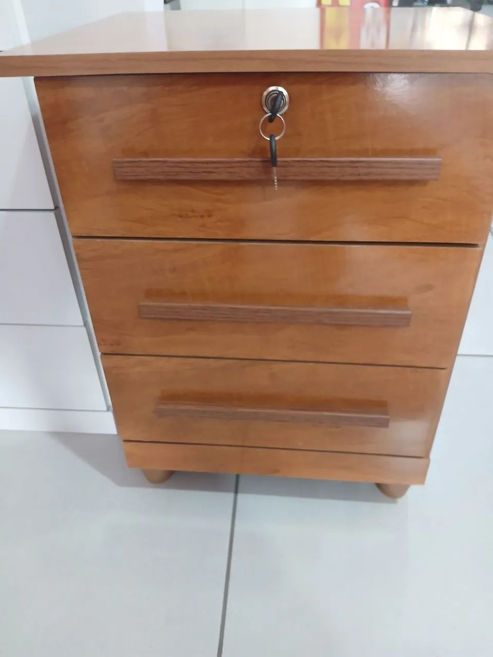 Criado mudo com chave - Foto 3