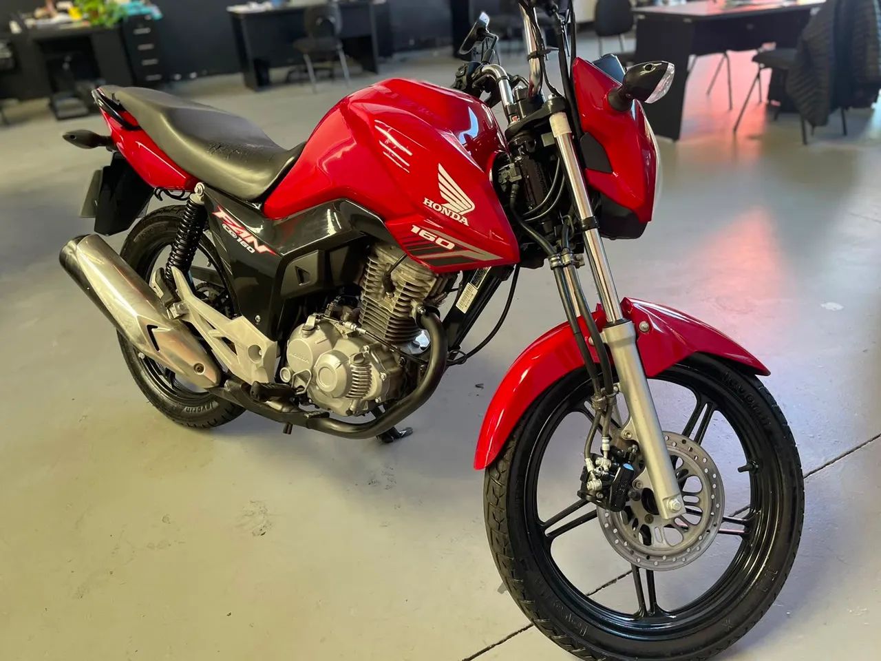 Moto impecável 