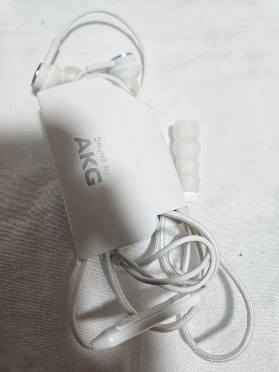 Fone AKG USB C original novo - Foto 2