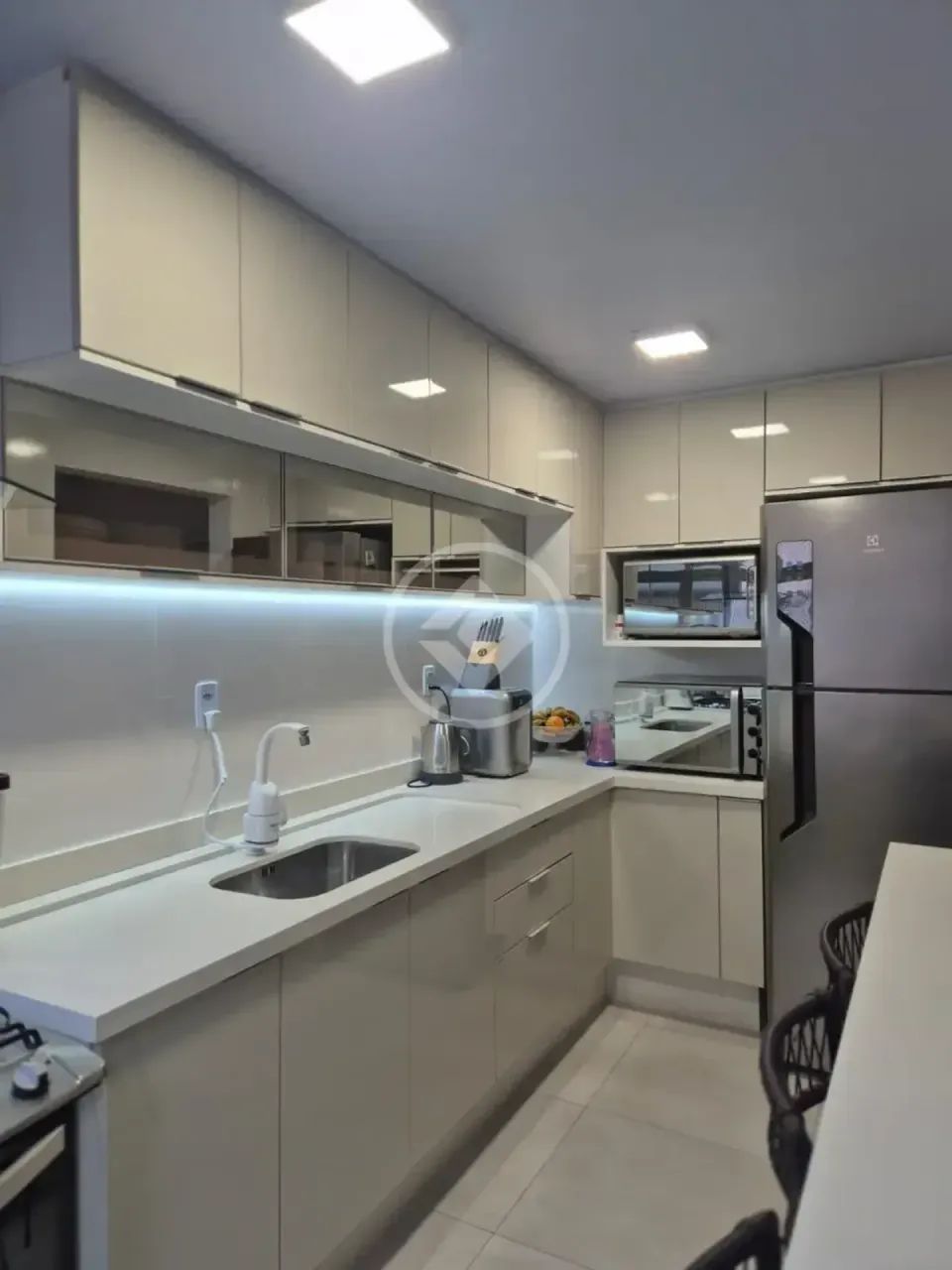 FCS-Apartamento Reformado e Espaçoso