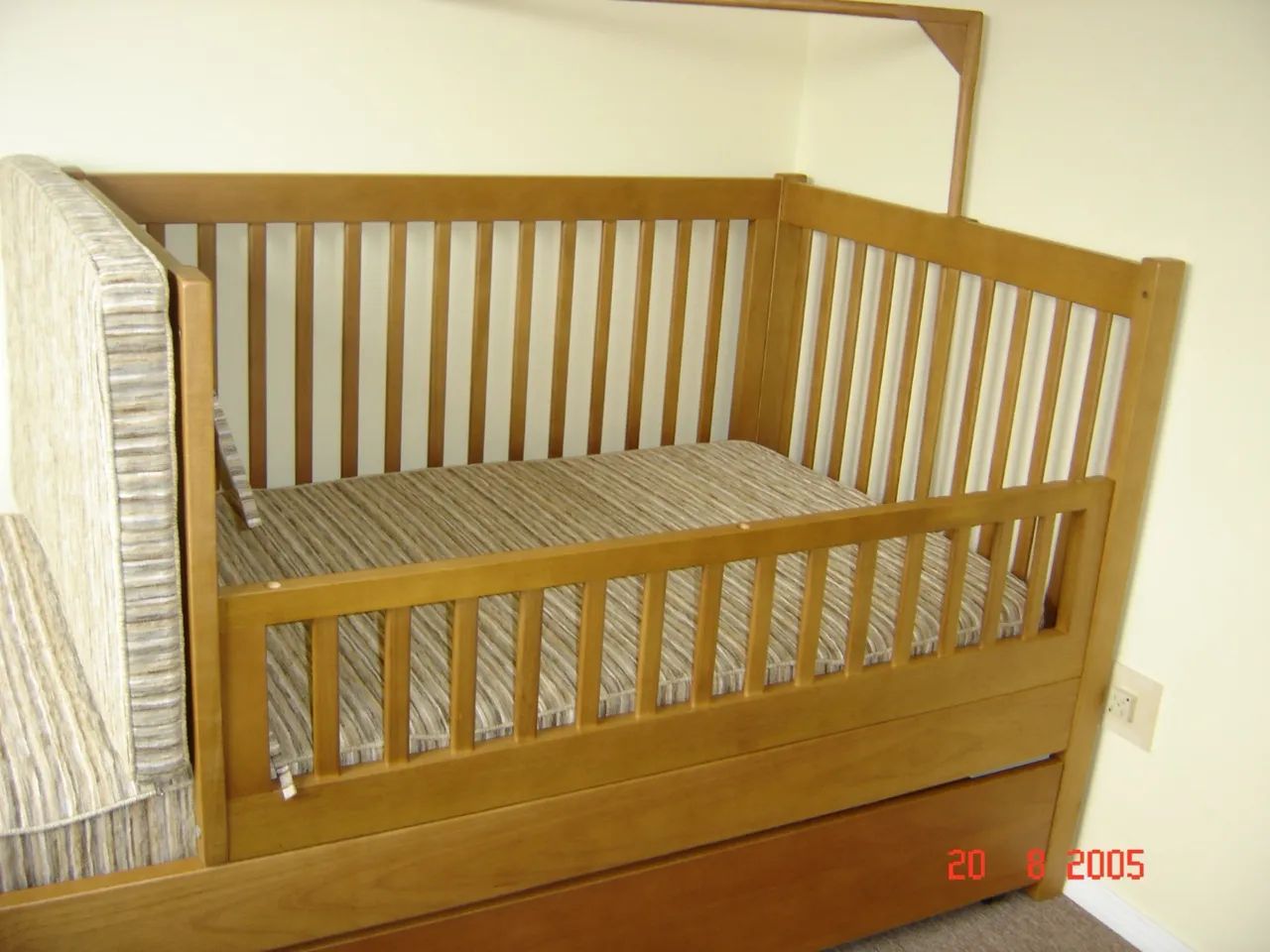 Cama (berço) solteiro 