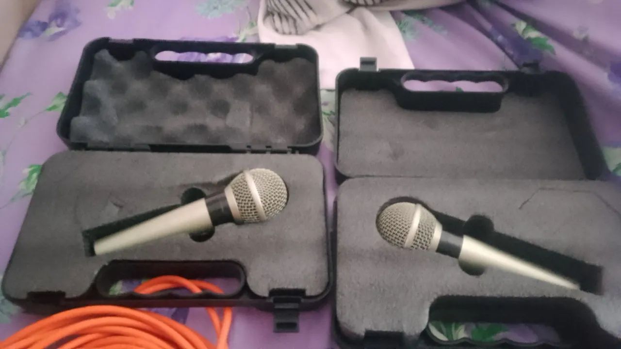 Professional DLS-8 Dynamic Microphone with On/Off Switch and Lock65724023917569121
