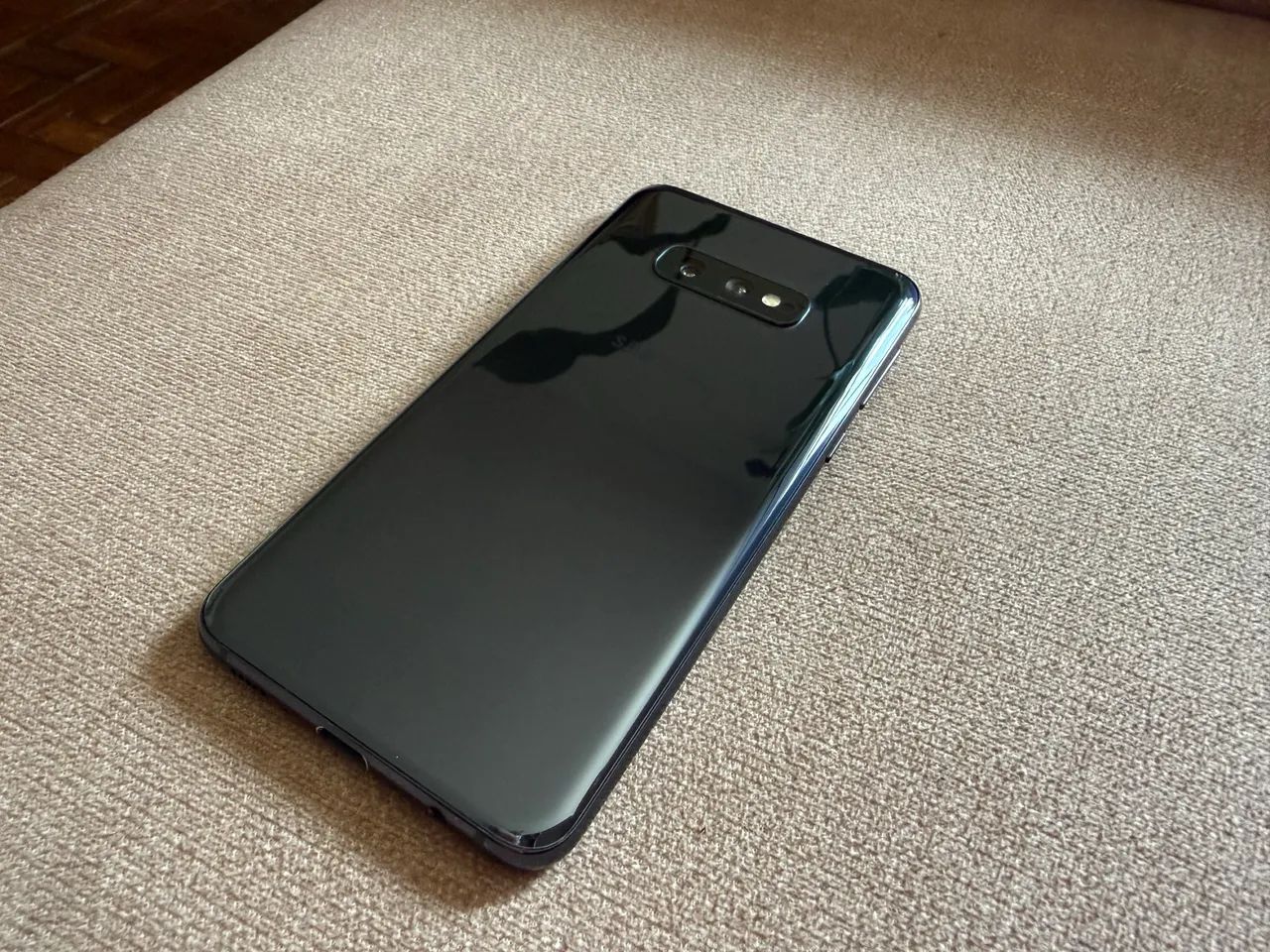 Celular Sansung S10e impecável  - Foto 3