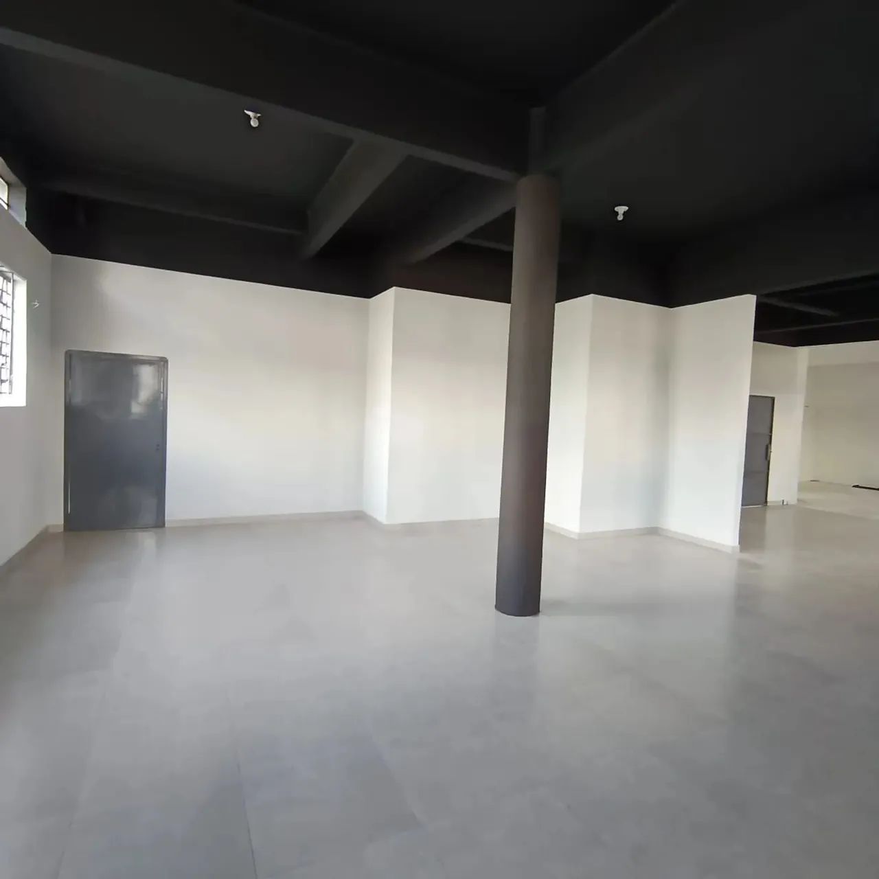 MÁFFER IMÓVEIS ALUGA  LOJA COMERCIAL DE ESQUINA  Av. Brasil | Bairro São João  Porto Alegr - Foto 4
