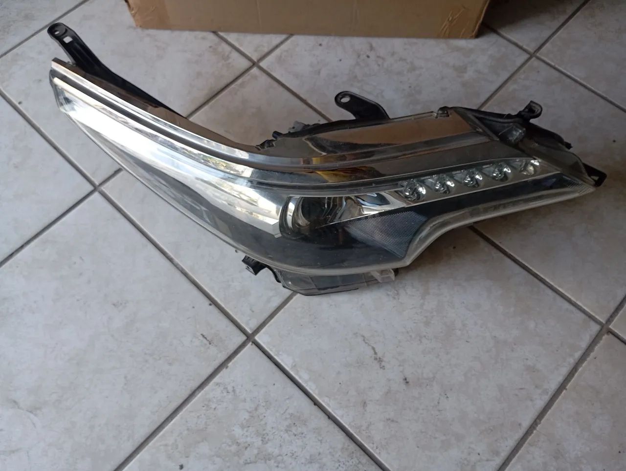 Farol do lado direito Toyota SW 2020/2021/2022 - Foto 2