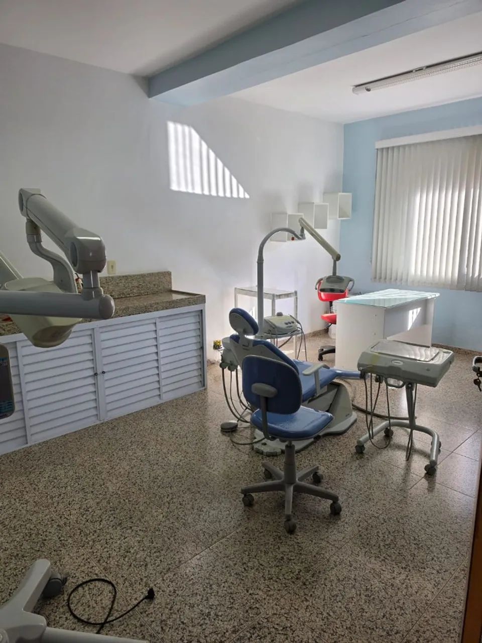 Vendo consultório odontológico.