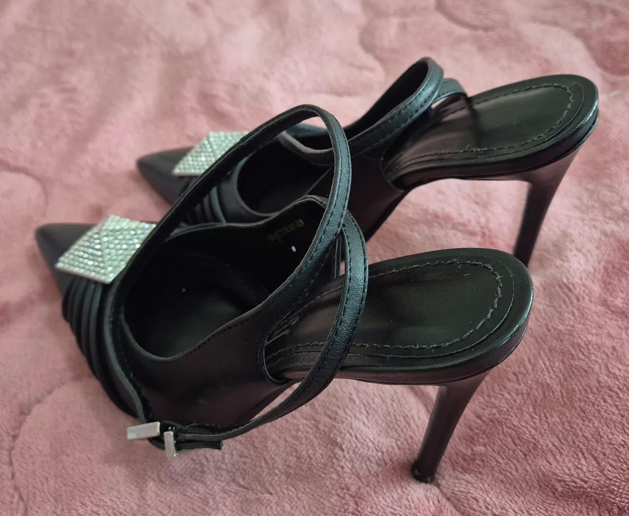 Scarpin preto - slingback Santa Lolla - Foto 2