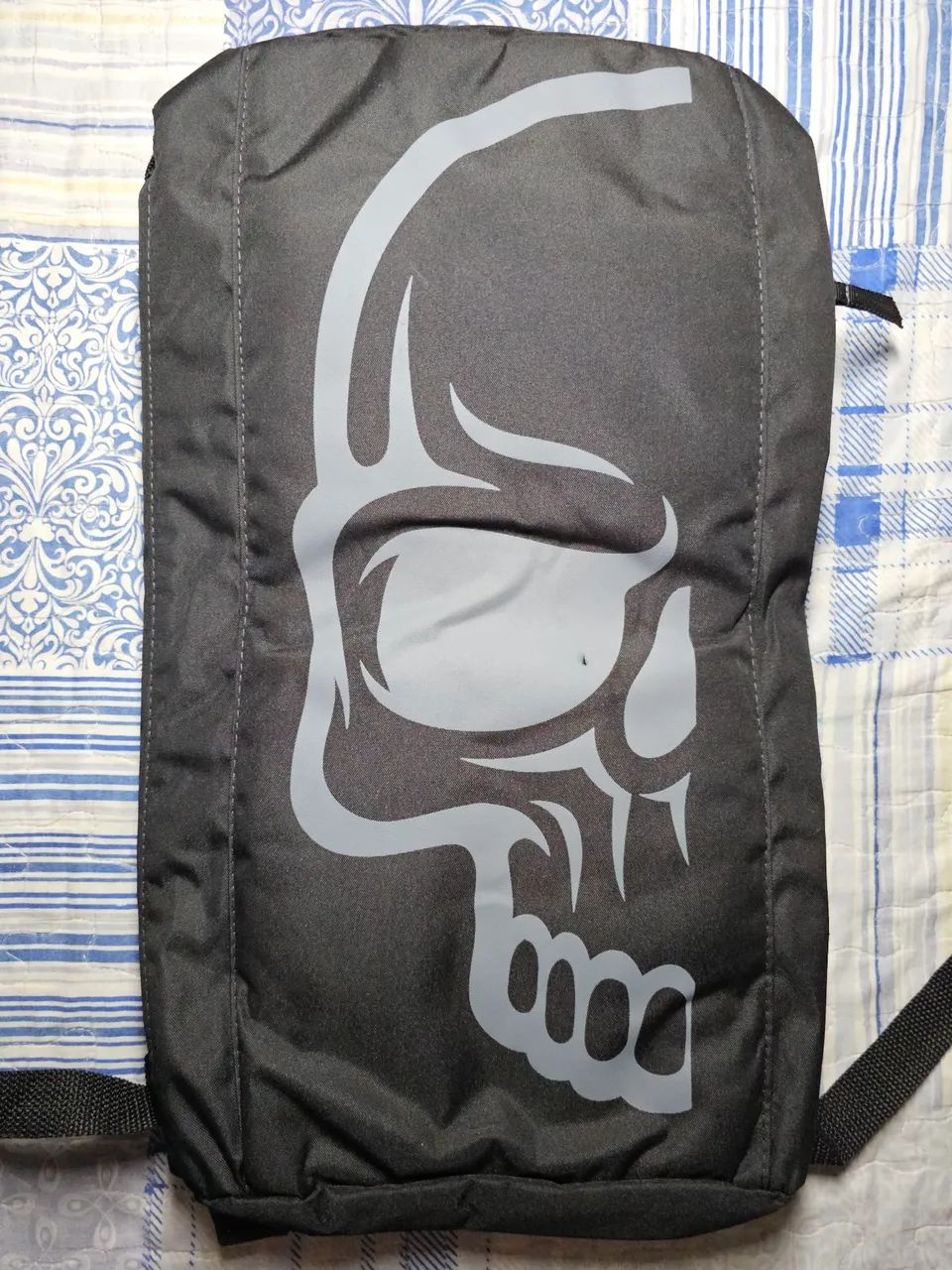 Mochila Kvra Nova com pequena avaria 