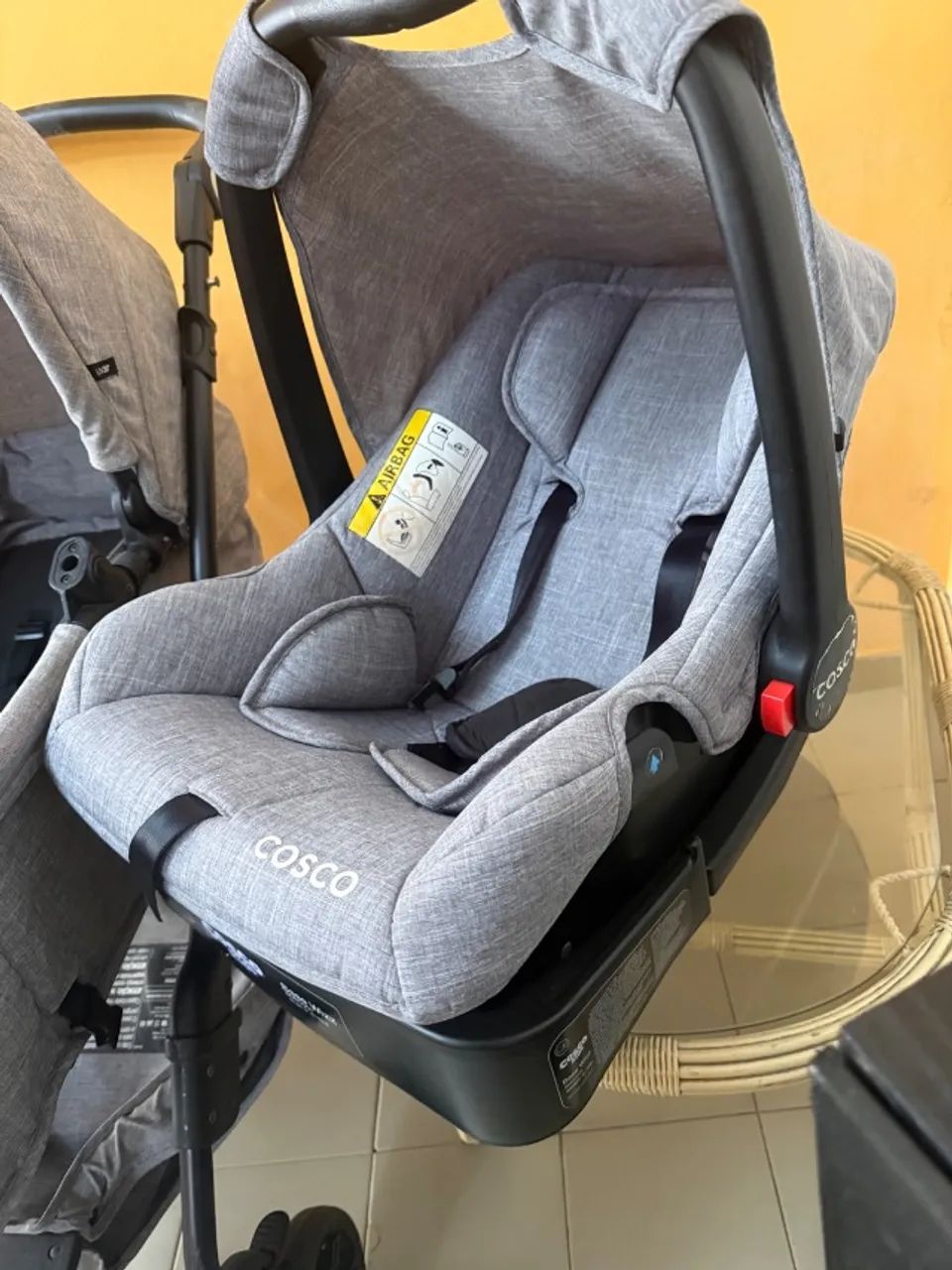 Carrinho de bebê Moisés com bebê conforto e base para carro ( COMPLETÃO) - Foto 2